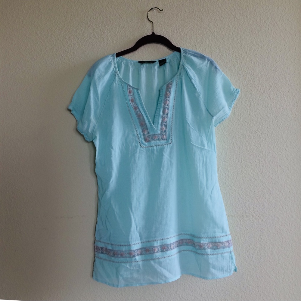 Eddie Bauer Women's Mint Green V-Neck Boho top